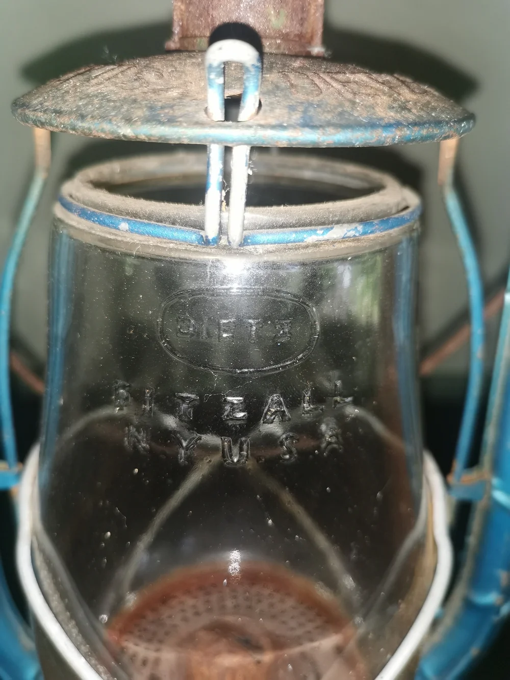 VTG Dietz Monarch Barn Kerosene Lantern Glass Globe and Blue Painted Metal Frame
